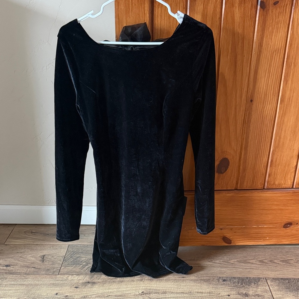 Lulus Black Bow Velvet Dress